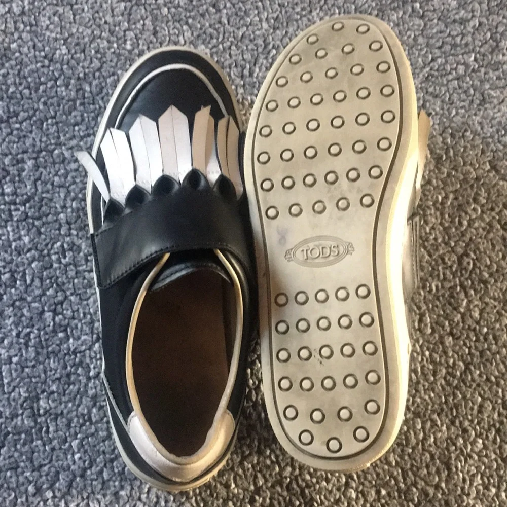 Tod’s Loafers Kiltie Fringe Black and White Leather Slip-on Sneakers Size 5